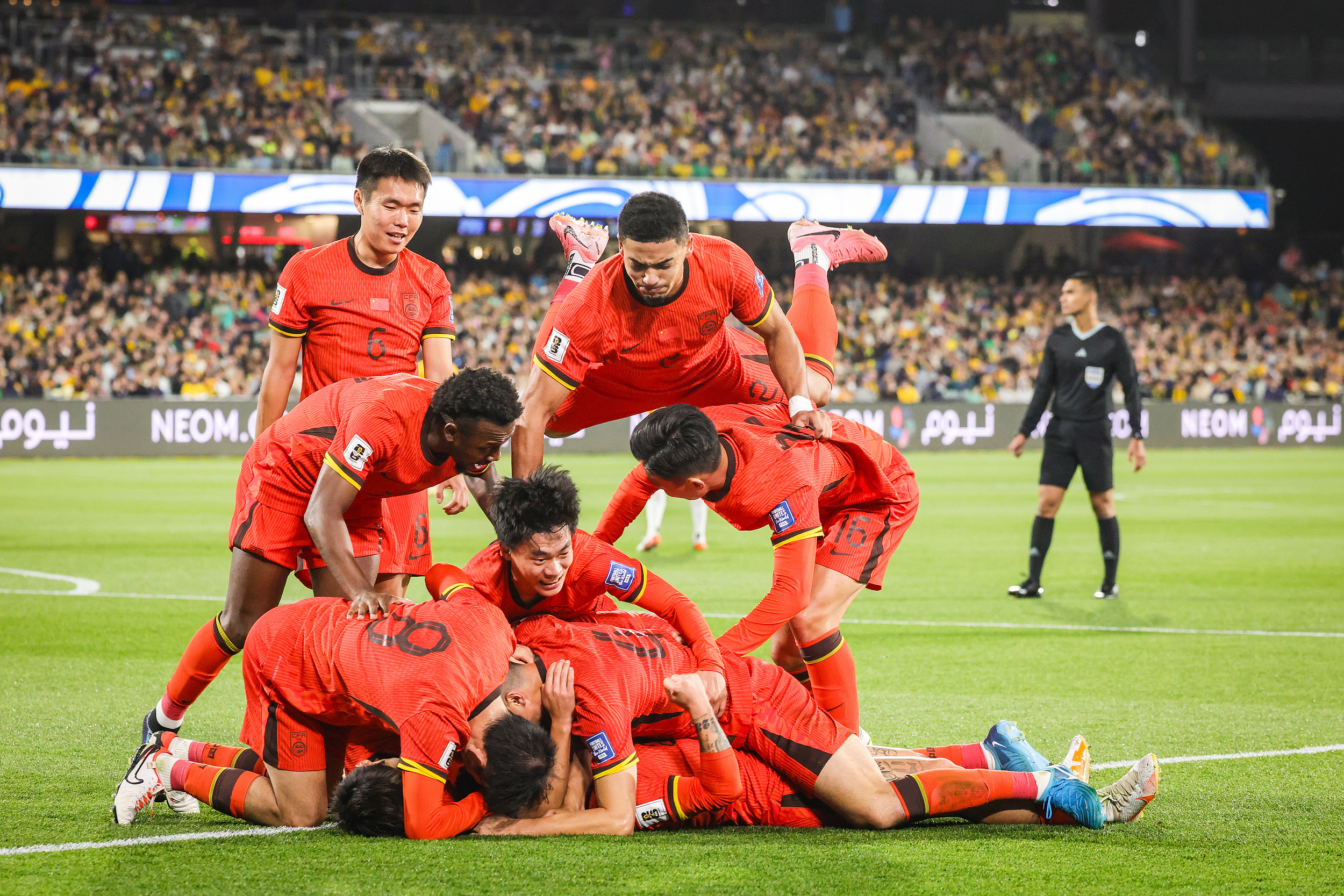 lol最新客户端下载-刚刚!TheShy在C9比赛中精彩发挥迈阿密热火刷新队史纪录备战足总杯,孟菲斯灰熊复出首秀备战欧冠的简单介绍